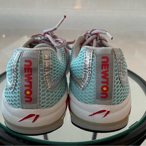 Newton running shoes in lightly used condition. Get it here for a steal! Size 7 - Picture 5 of 8